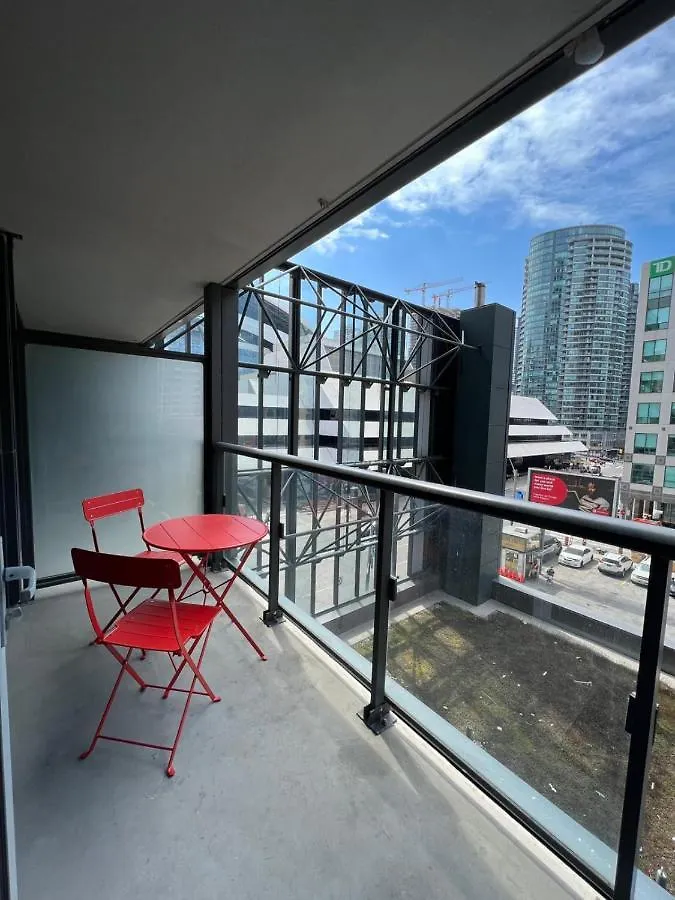 בית נופש טורונטו Welcoming Downtown Condo With Wfh Setup Balcony קנדה